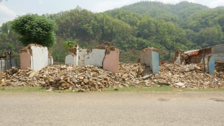 1_stead-fast-nepal-earthquak-bag-day-1_4237