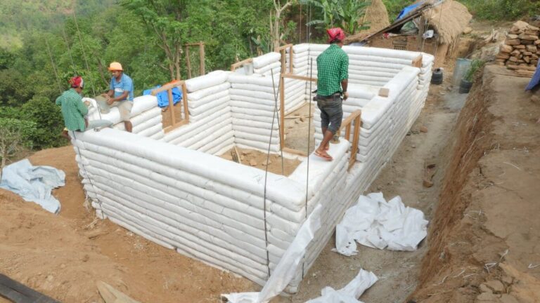 stead-fast-nepal-earthquak-bag-day-1_4321